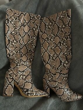 Snake-Print Knee-High Block Heel Boots - Brown